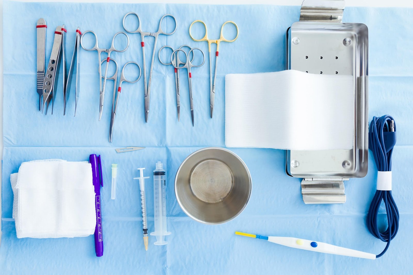 Muchos tipos de dispositivos médicos | Imagen de freepik, por nensuria.